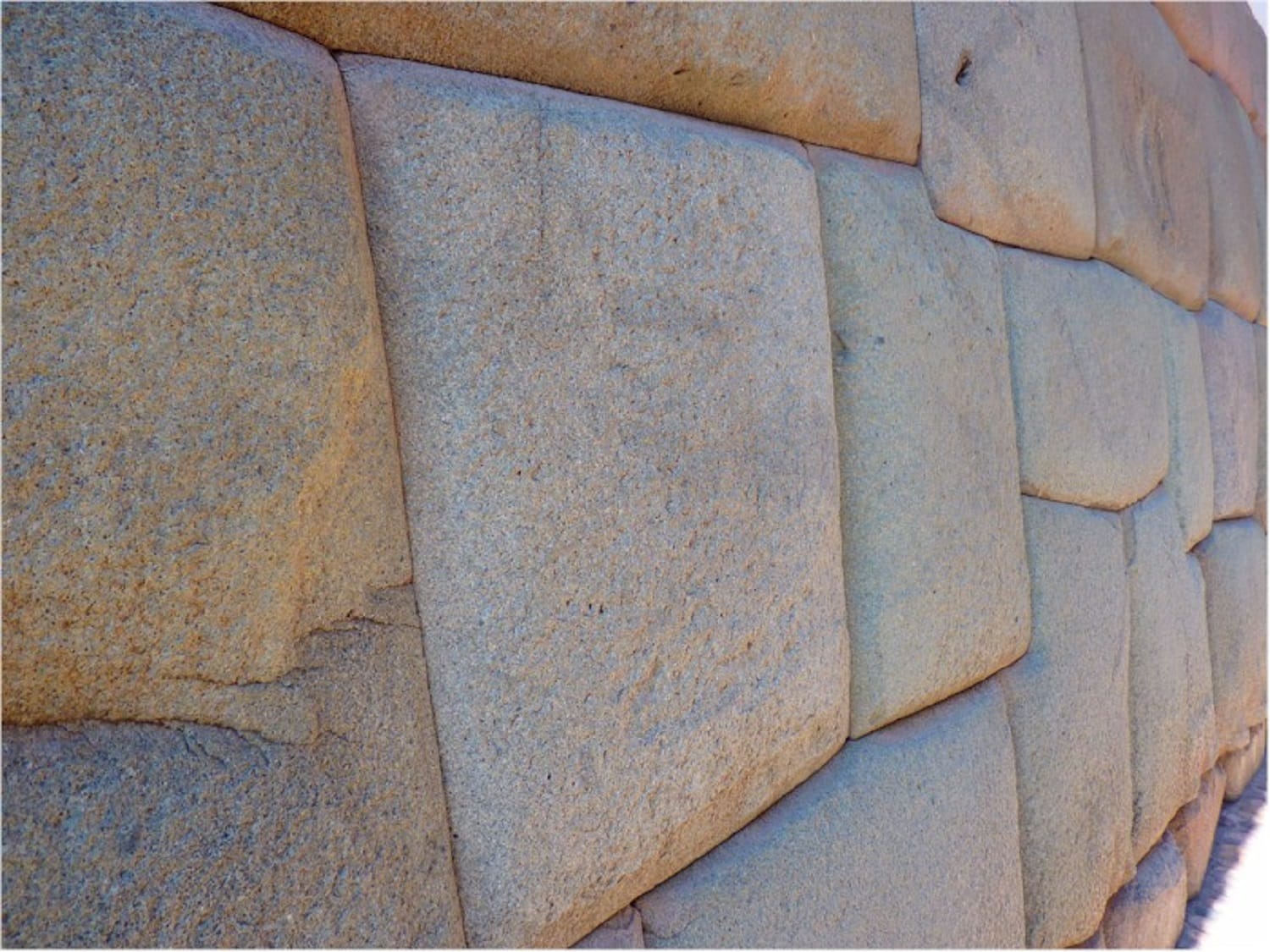 Cusco - La Piedra de Doce Ángulos