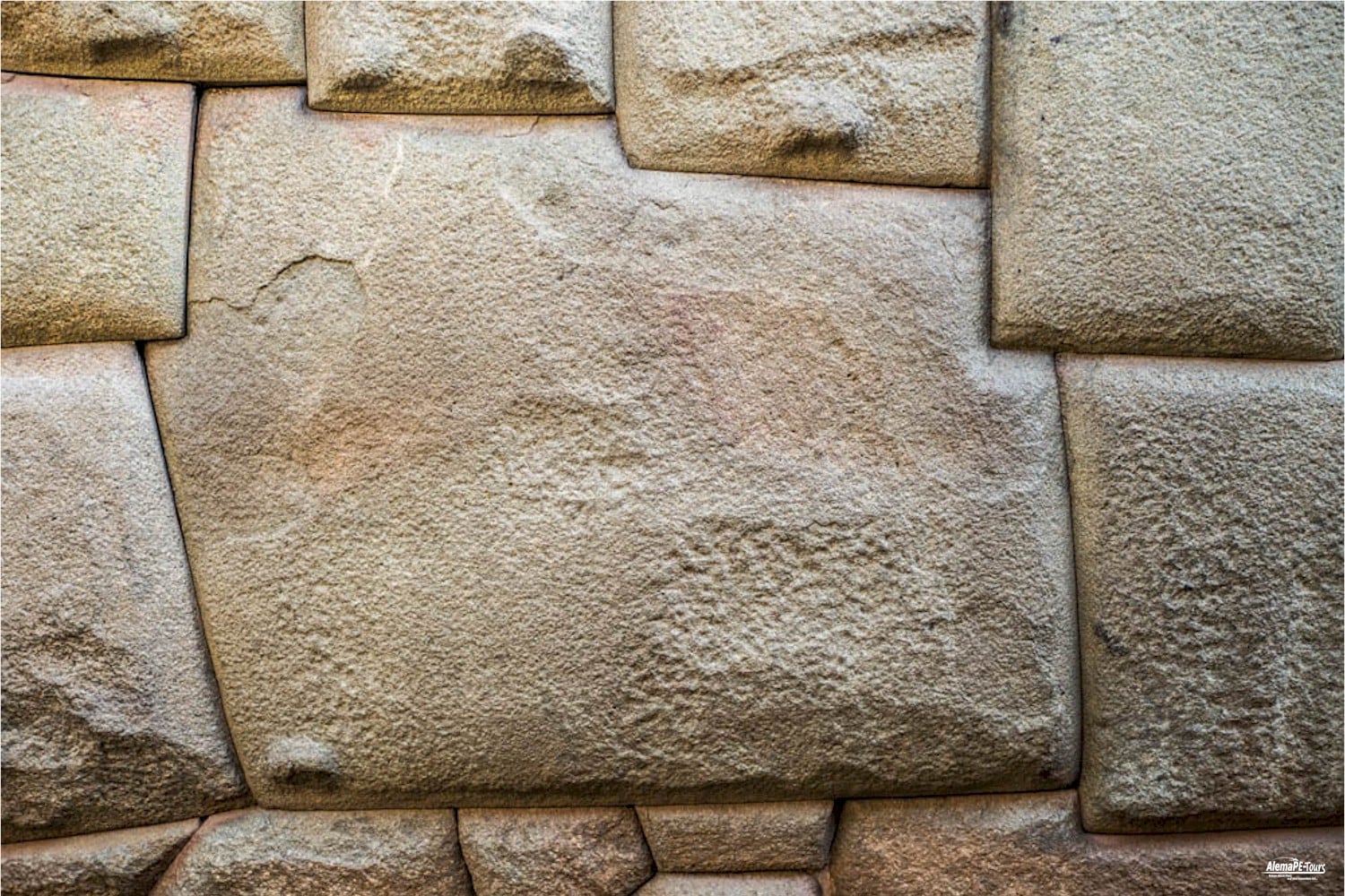 Cusco - La Piedra de Doce Ángulos