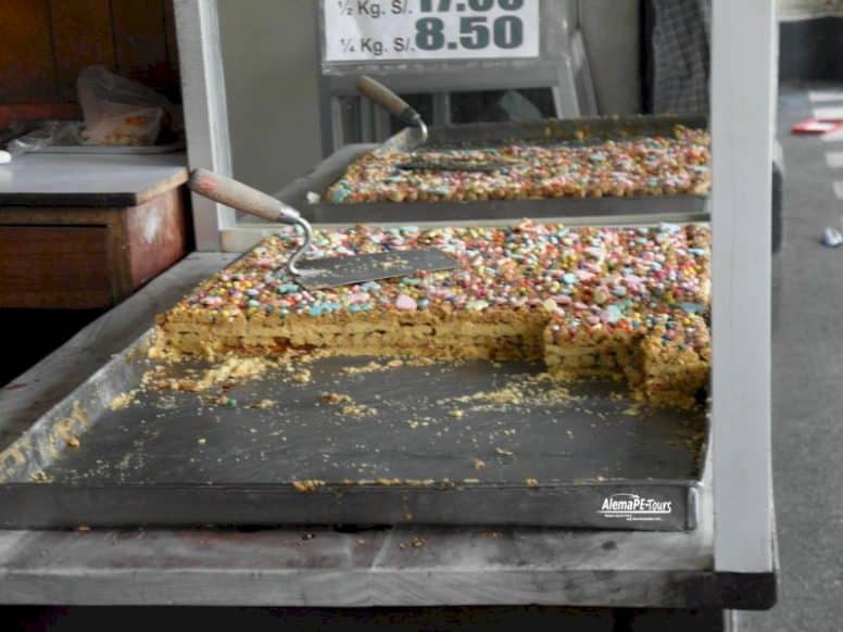 Lima - Plaza San Martin - Turron Doña Pepa