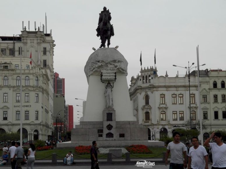 Lima - Centro Historico - Plaza San Martin