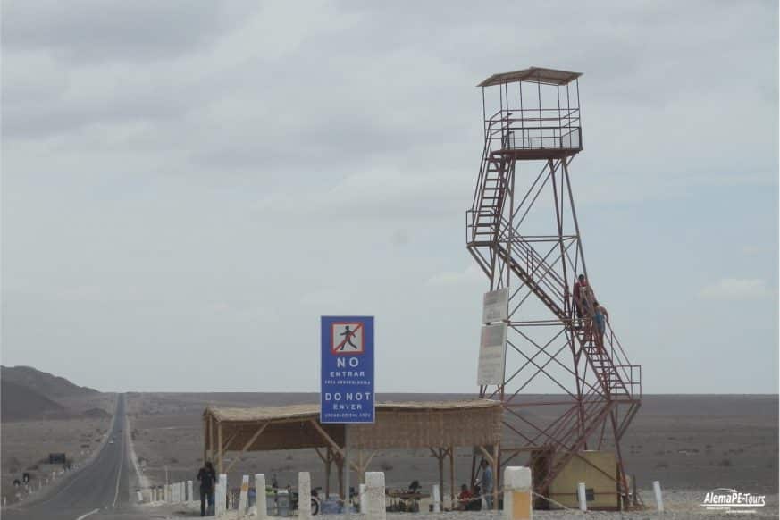 Nasca - Las Lineas de Nasca - Torre Metallica