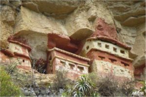 Chachapoyas - Revash - Mausoleo de los Chachapoyas