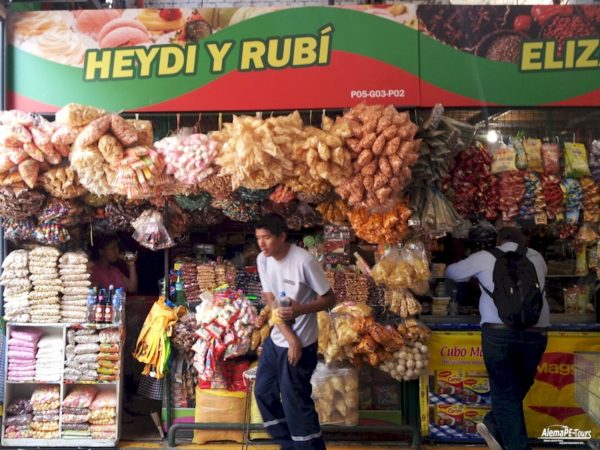 Experiencias auténticas 14 AlemaPE-Tours Food and Fruitmarket Minka
