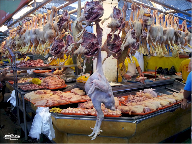 Authentic experiences 17 AlemaPE-Tours Food and Fruitmarket Minka