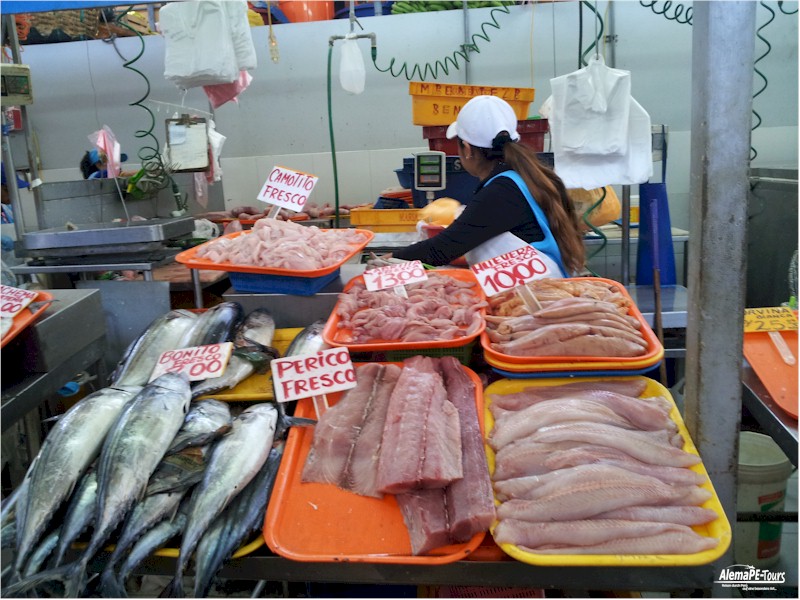 Authentic experiences 9 AlemaPE-Tours Food and Fruitmarket Minka