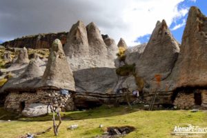 Andahuaylas - Bosques de Piedra de Pampachiri